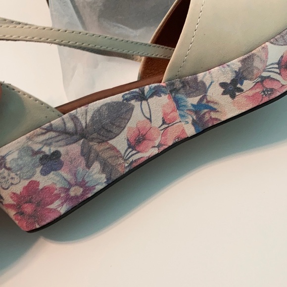 CUTE PLATFORM SANDALS - Picture 4 of 5